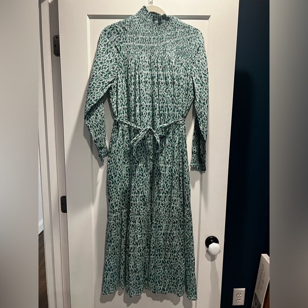 Olivia James green floral long sleeve dress with tie belt. Size XS.